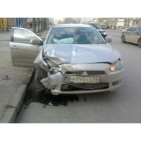 Продам а/м Mitsubishi Lancer битый