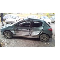 Продам а/м Peugeot 206 битый