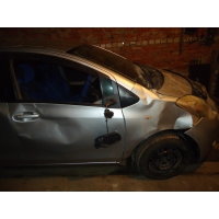 Продам а/м Toyota Vitz битый