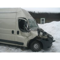 Продам а/м Peugeot Boxer битый
