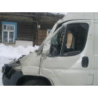 Продам а/м Peugeot Boxer битый