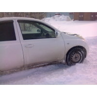 Продам а/м Nissan March битый