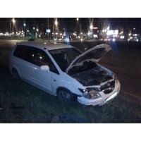 Продам а/м Mazda Premacy битый