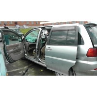 Продам а/м Nissan Liberty битый