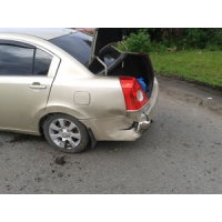 Продам а/м Chery Fora битый
