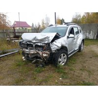 Продам а/м Renault Duster битый