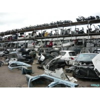 Продам Кузовные запчасти  для Toyota Camry