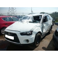 Продам а/м Mitsubishi Outlander битый