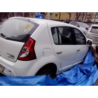 Продам а/м Renault Sandero битый